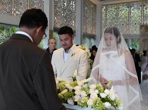 Deretan Selebriti yang Memilih Nikah Diam-diam Deretan Selebriti yang Memilih Nikah Diam-diam