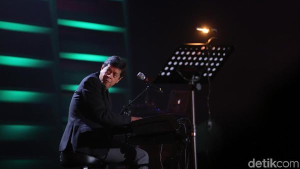 Berdendang Bareng Candra Darusman di BNI Java Jazz Festival 2018