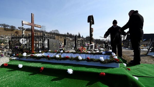 Foto: Pemakaman Wartawan yang Dibunuh karena Tulis Skandal Korupsi