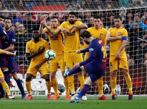 Tendangan Bebas Messi Bawa Barcelona Ungguli Atletico