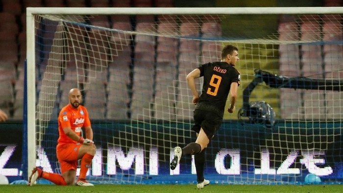 Subur di Tiga Liga, Dzeko Bikin Rekor Baru