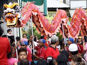 Foto: Serunya Pawai Cap Go Meh di Jatinegara
