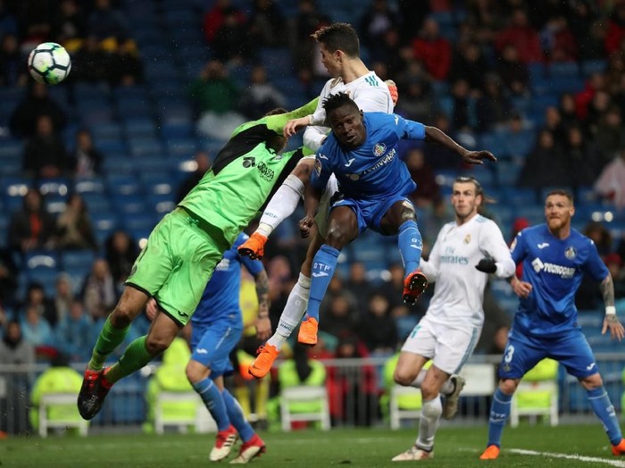 Soccer Football - La Liga Santander - Real Madrid vs Getafe - Santiago Bernabeu, Madrid, Spain - March 3, 2018   Real Madrid’s Cristiano Ronaldo scores their third goal                REUTERS/Susana Vera