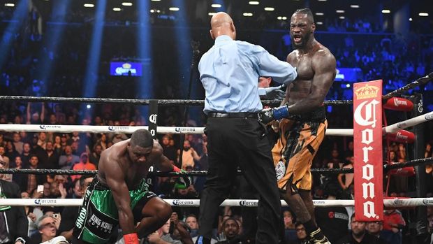 Deontay Wilder berhasil menaklukkan Luis Ortiz di ronde ke-10.