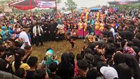 Ribuan Warga Nikmati Pentas Budaya Sunda