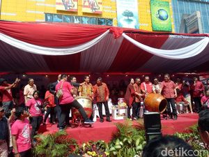 Hadiri Karnaval Cap Go Meh, Ketua MPR: Indonesia Bangsa Toleran Hadiri Karnaval Cap Go Meh, Ketua MPR: Indonesia Bangsa Toleran