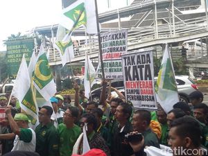 Jelang Sidang Putusan, Massa PBB Mulai Datangi Bawaslu Jelang Sidang Putusan, Massa PBB Mulai Datangi Bawaslu