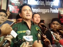 Jelang Sidang Gugatan Pemilu, Ketum PBB Yusril Datangi Bawaslu