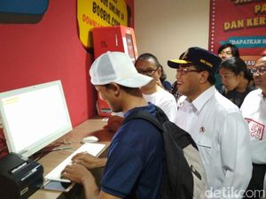 Budi Karya Jajal Beli Tiket Online di Terminal Bus Terbesar se-ASEAN Budi Karya Jajal Beli Tiket Online di Terminal Bus Terbesar se-ASEAN