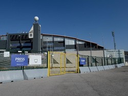 Menyusul kabar duka tersebut, pertandingan antara Udinese melawan Fiorentina di Dacia Arena pun dibatalkan. Pada prosesnya Serie A turut menunda sisa pertandingan di pekan ke-27. (Foto: Dino Panato/Getty Images)