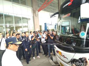 Gaya Menhub Tinjau Terminal Bus Terbesar se-ASEAN Gaya Menhub Tinjau Terminal Bus Terbesar se-ASEAN