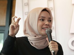 Dewi Sandra Kerap Jadi Buruan Selfie Fans Tiap Mudik