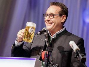 Rakyat Berhak Hina Politikus di Austria