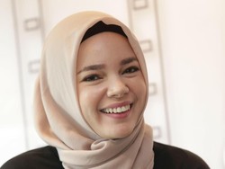 Sebelum Mualaf, Ayah Dewi Sandra Tak Percaya Agama