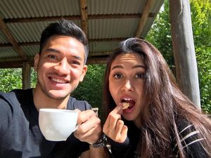 Asyiknya Keluarga Andrew White Makan Bersama dan Editan Foto Kocak Selebriti Hollywood!