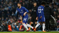 Setelah ketinggalan, Chelsea memasukkan Olivier Giroud di menit-menit akhir. Tapi, masuknya Giroud tak banyak berpengaruh. Foto: Andrew Yates/Reuters