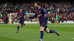 Foto: Lengkungan Indah nan Mematikan dari Tendangan Bebas Messi