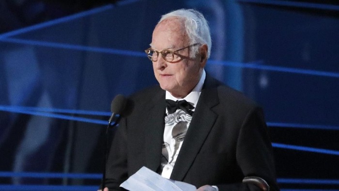 James Ivory Bawa Pulang Piala Best Adapted Screenplay Lewat Call Me By Your Name Foto: REUTERS/Lucas Jackson
