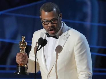 Jordan Peele berhasil membawa pulang piala Best Original Screenplay. REUTERS/Lucas Jackson.