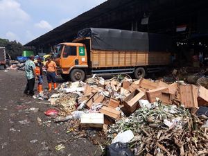 Jorok! Pasar Kramat Jati Penuh Sampah, Pemprov DKI Panggil Pengelola