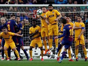 Tendangan Bebas Sensasional Messi Kalahkan Atletico