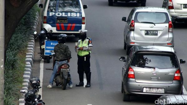Terobos Jalur Cepat, Pemotor Terjaring Operasi Keselamatan Jaya