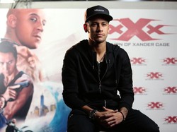 Neymar Di-Bully Gara-gara Postingan Mirip Stephen Hawking di Kursi Roda