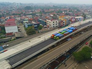 Proyek BORR Seksi II B Lulus Uji Beban Jembatan Layang Tol