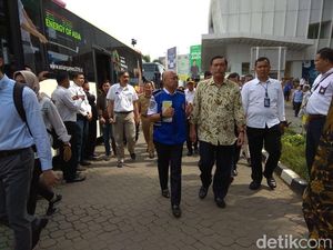 Luhut-Budi Karya Cek Tol Bekasi Jelang Ganjil Genap, Ini Hasilnya