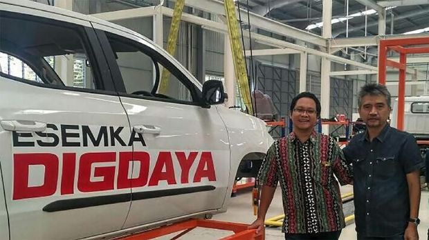 Bagian dalam pabrik Esemka di Boyolali, Jawa Tengah.