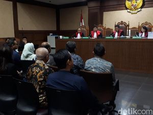 Hakim Minta Sidang Novanto Digelar Setiap Hari Hakim Minta Sidang Novanto Digelar Setiap Hari