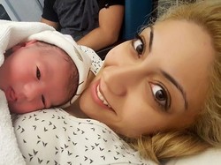 Ibu Ini Menjual ASI-nya Seharga Rp 81 Juta ke Seorang Binaragawan