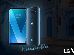 Begini Tampang LG V30 Plus Berkelir Biru Begini Tampang LG V30 Plus Berkelir Biru