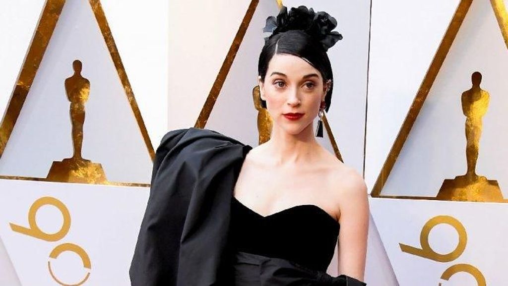 Foto: 10 Selebriti dengan Busana Terburuk di Oscars 2018 Foto: 10 Selebriti dengan Busana Terburuk di Oscars 2018