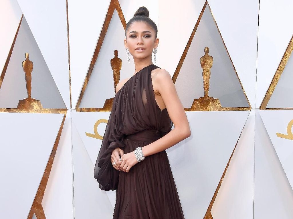 Bintang Spiderman Zendaya Berbagi Tips Hadapi Komentar Negatif Bintang Spiderman Zendaya Berbagi Tips Hadapi Komentar Negatif