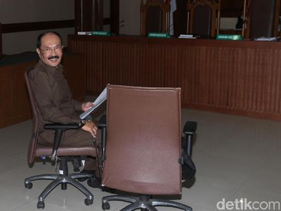 Eksepsi Fredrich Yunadi Ditolak Hakim