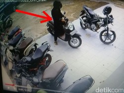 Aksi Pencuri Motor di Jambi Terekam CCTV, Polisi Buru Pelaku