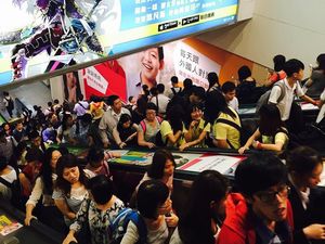 Keringat Dingin Lihat Gambar Ini? Bisa Jadi Kamu Ochlophobia