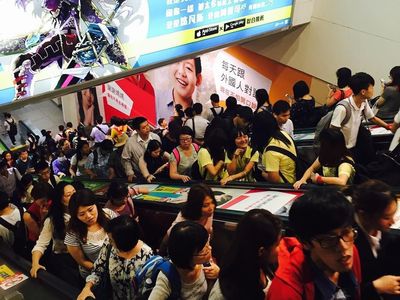 Keringat Dingin Lihat Gambar Ini? Bisa Jadi Kamu Ochlophobia