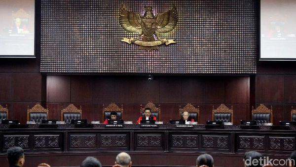 Aturan Status BUMN Luntur Demi Holding yang Digugat ke MK