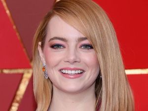 Makeup 8 Selebriti di Oscar Ini Bisa Dicontek untuk Penampilan Sehari-hari Makeup 8 Selebriti di Oscar Ini Bisa Dicontek untuk Penampilan Sehari-hari