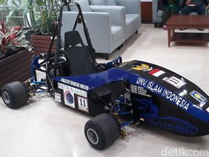 Di Depan Alumni ITB, Luhut Beberkan Pentingnya Mobil Listrik
