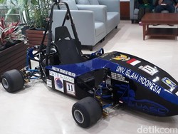 Di Depan Alumni ITB, Luhut Beberkan Pentingnya Mobil Listrik