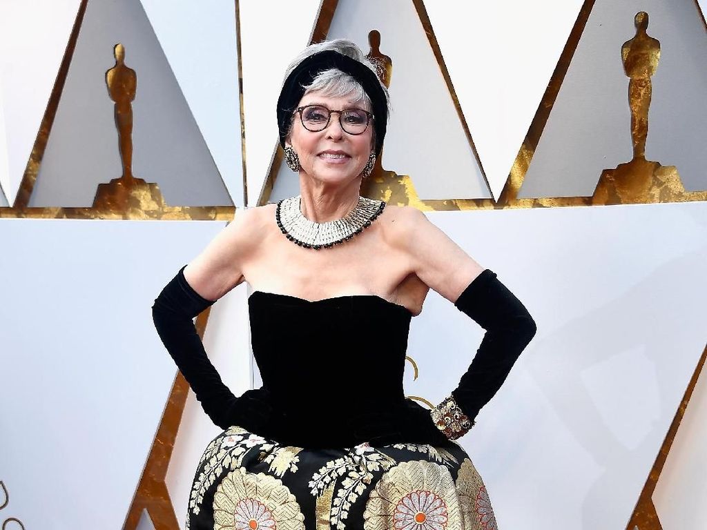 Aktris Lawas Ini Pakai Gaun dari 56 Tahun Lalu ke Oscars 2018