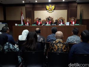 Money Changer Ini Akui Kirim USD 2,2 Juta ke Orang Dekat Novanto Money Changer Ini Akui Kirim USD 2,2 Juta ke Orang Dekat Novanto