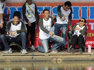 Intip Keseruan Menteri BUMN Rini Soemarno Mancing Yuk!
