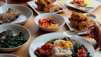 Amboi, Lamaknyo Nasi Padang Pilihan Netizen untuk Makan Siang Ini!