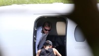 Usai retak metatarsal dua pekan lalu, Neymar berada di Belo Horizonte untuk menjalani operasi. (Paulo Whitaker/Reuters)