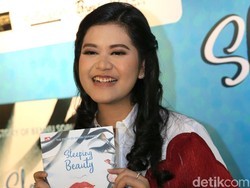 Kahiyang Ayu Terinspirasi Sleeping Beauty Bennu Sorumba