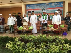 Ribuan Santri Pamekasan Siap Menangkan Gus Ipul-Puti